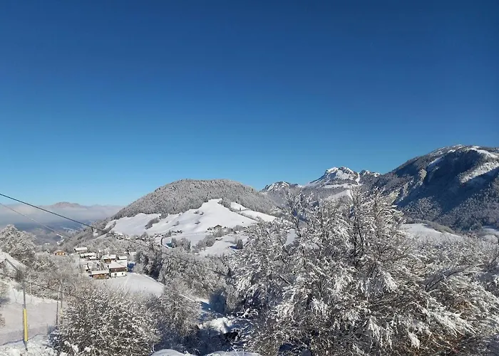 à La Montagne *